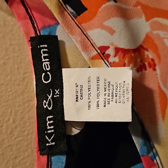 Floral Bell Short Sleeved Blouse - Picture 2 of 5